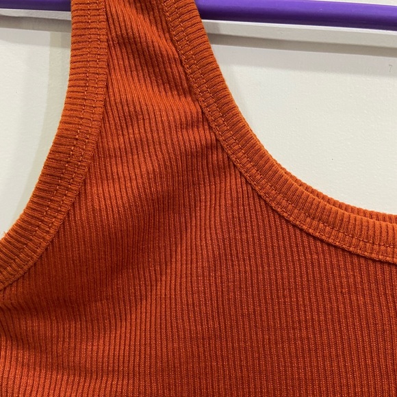 Rust Tank Ribbed Crop Top - Picture 4 of 6